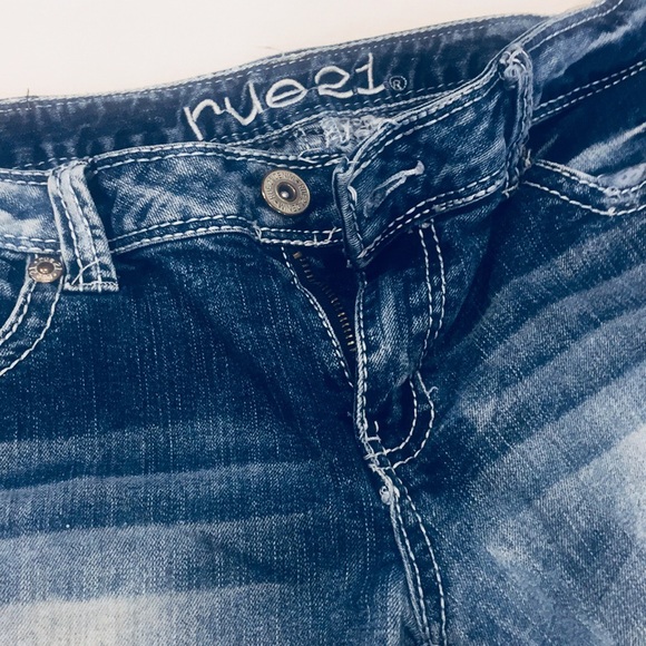 Rue 21 Crops 9/10 - Picture 2 of 7